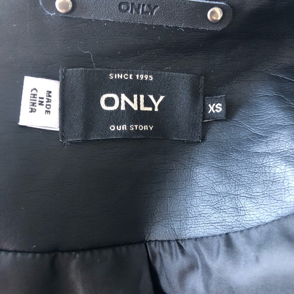 Winter coat only - Picture 4 of 4